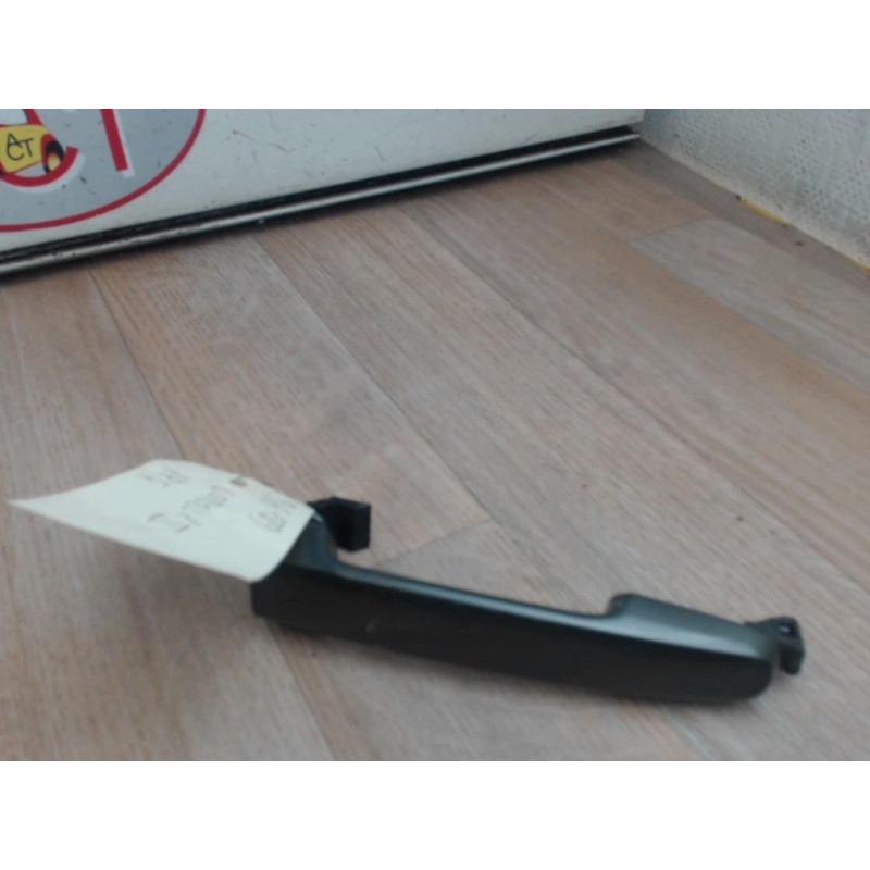 Poignee porte arriere gauche TOYOTA COROLLA VERSO II PHASE 1 d’occasion