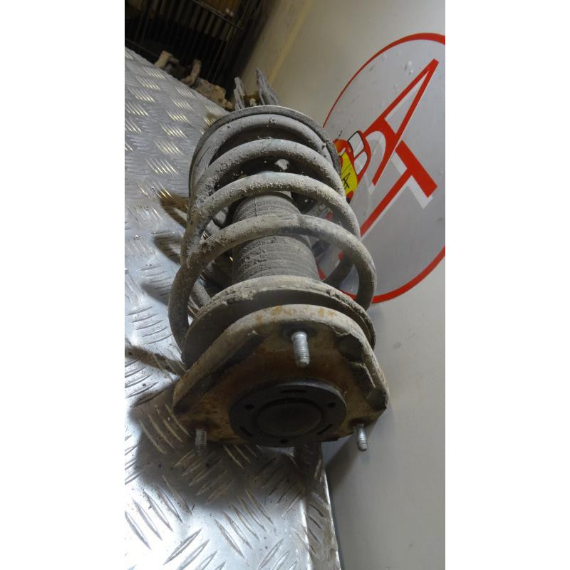 Amortisseur avant gauche TOYOTA COROLLA VERSO II PHASE 1 d’occasion