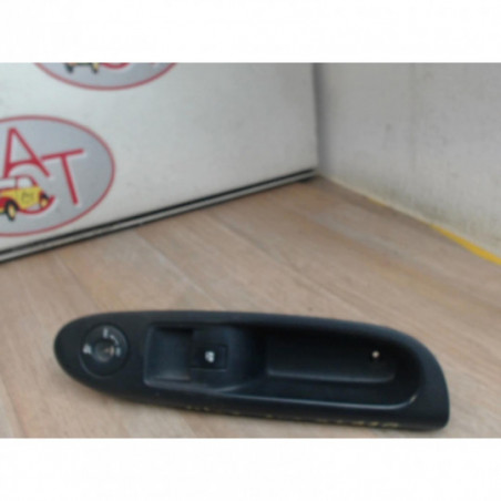 Interrupteur de leve vitre avant droit RENAULT CLIO II PHASE 2 d’occasion
