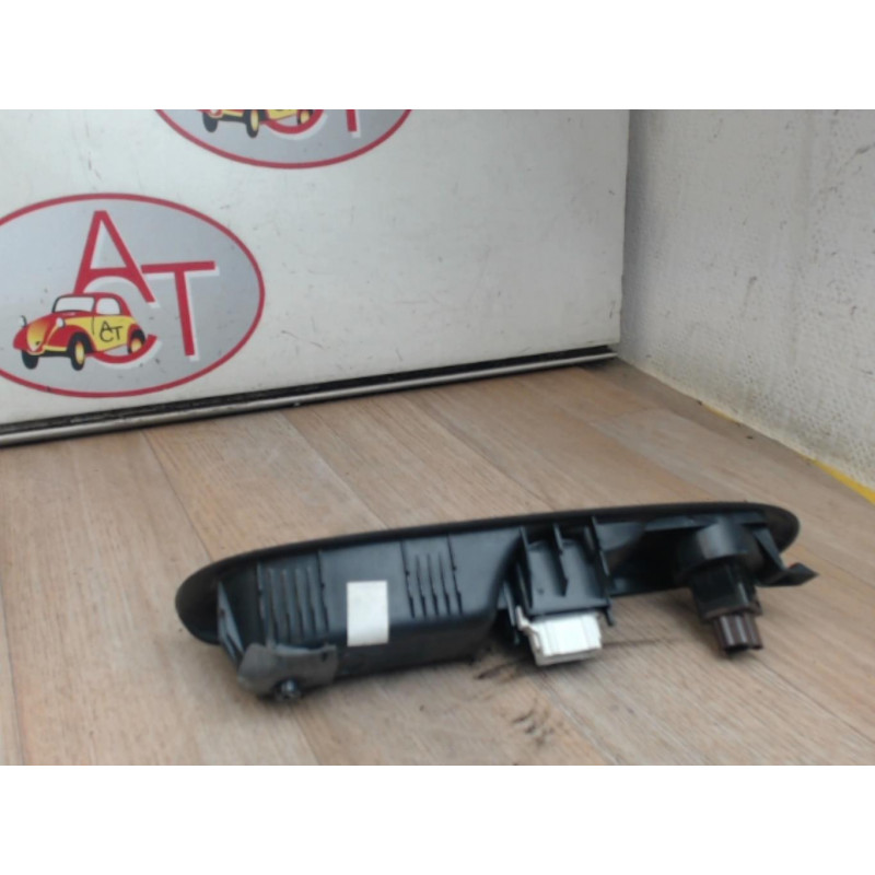 Interrupteur de leve vitre avant droit RENAULT CLIO II PHASE 2 d’occasion