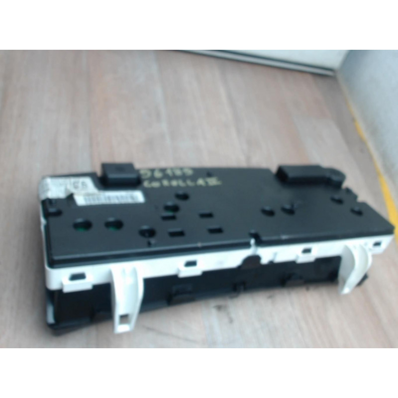 Compteur TOYOTA COROLLA VERSO II PHASE 1 d’occasion