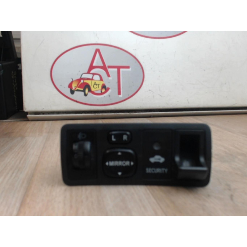 Commande retroviseurs TOYOTA COROLLA VERSO II PHASE 1 d’occasion