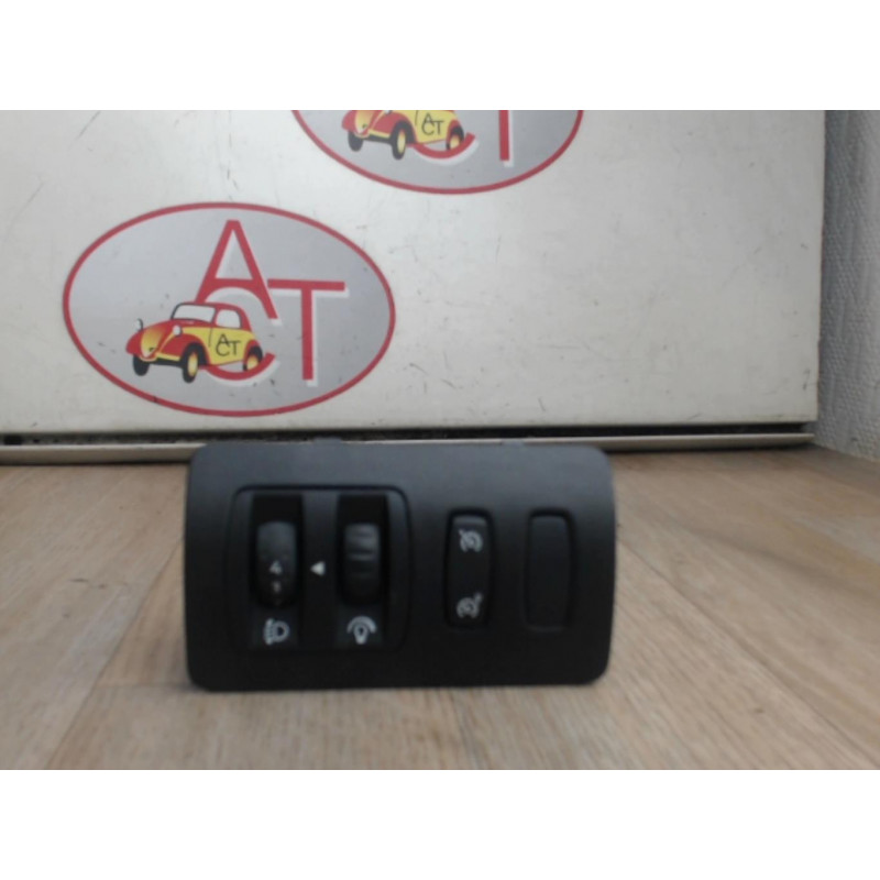 Commande de reglage hauteur de phare RENAULT CLIO III PHASE 1 d’occasion