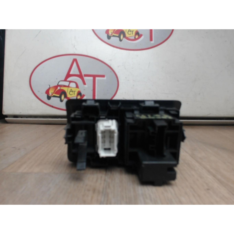 Commande de reglage hauteur de phare RENAULT CLIO III PHASE 1 d’occasion