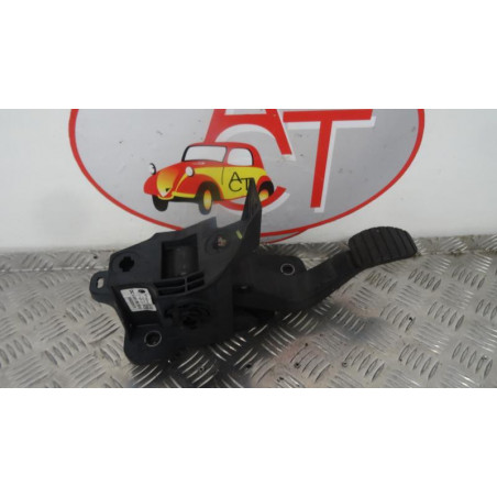 Pedalier d'embrayage RENAULT TWINGOIII III d’occasion