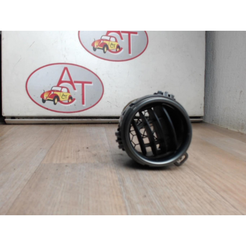 Aerateur tableau de bord avant gauche TOYOTA YARIS 100H d’occasion