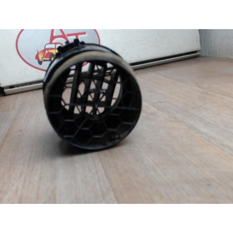 Aerateur tableau de bord avant gauche TOYOTA YARIS 100H d’occasion
