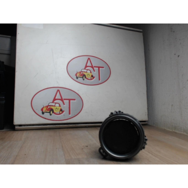 Aerateur tableau de bord avant droit TOYOTA YARIS 100H d’occasion
