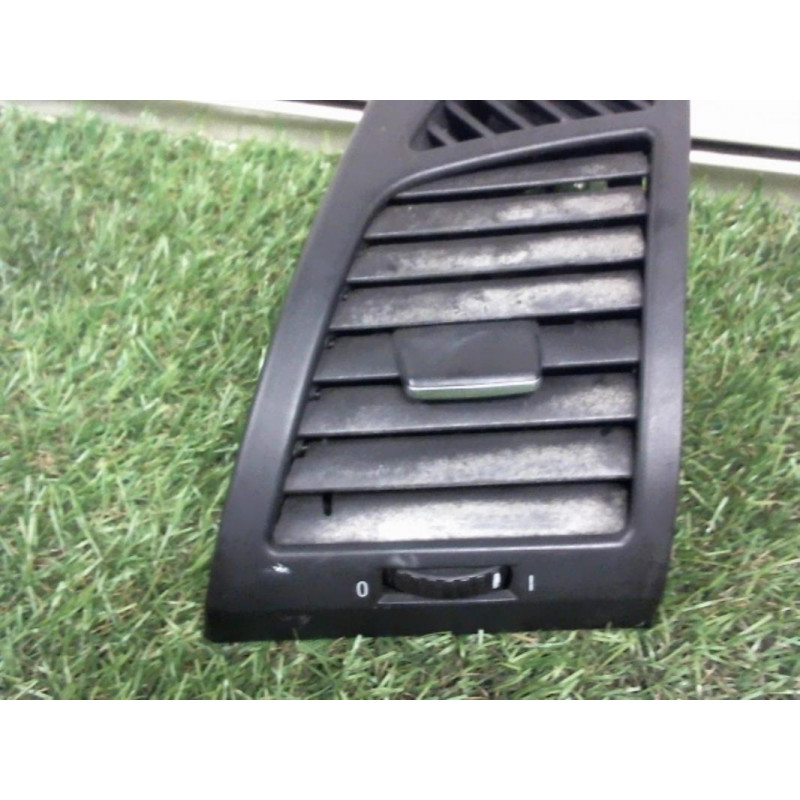 Aerateur tableau de bord avant gauche BMW SERIE 1 (E87) PHASE 1 d’occasion