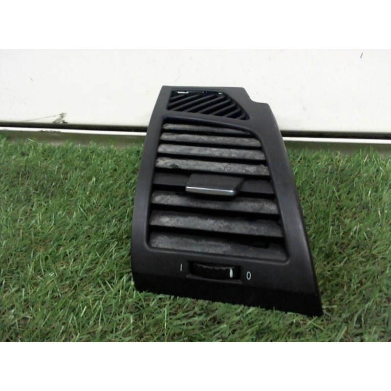 Aerateur tableau de bord avant droit BMW SERIE 1 (E87) PHASE 1 d’occasion