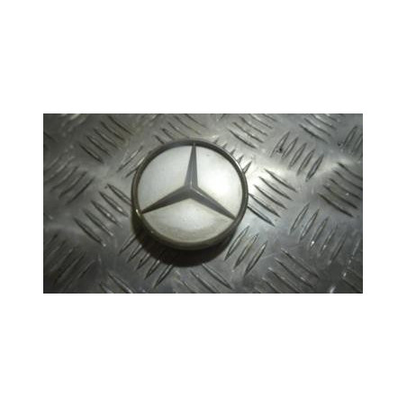 Logo centre de roue MERCEDES CLASSE C (203) BREAK d’occasion