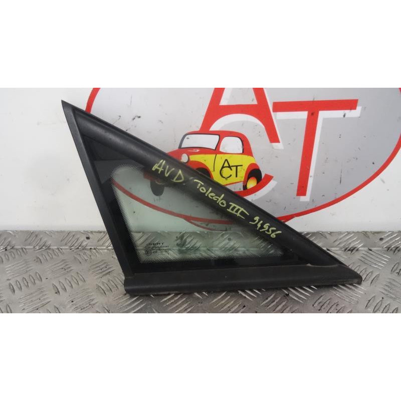 Custode avant droit (porte) SEAT TOLEDO III d’occasion