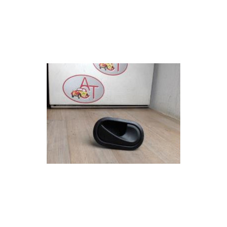 Poignee interieur avant droit RENAULT SCENIC II d’occasion
