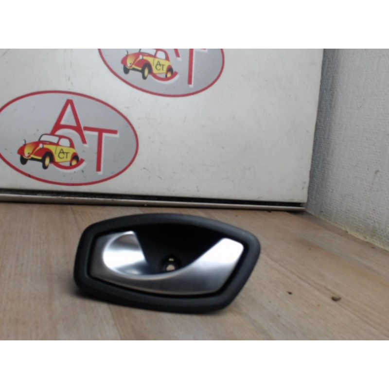 Poignee interieur avant gauche RENAULT MEGANE III PHASE 1 d’occasion