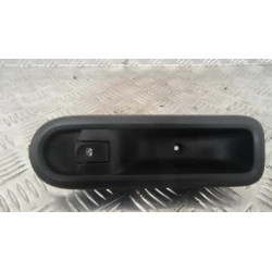 Interrupteur de leve vitre avant droit RENAULT CLIO III PHASE 2 d’occasion