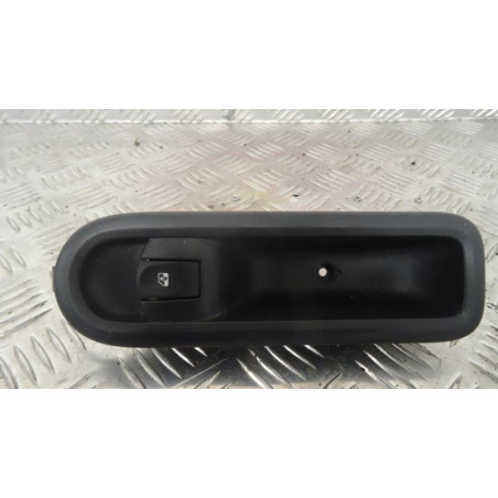 Interrupteur de leve vitre avant droit RENAULT CLIO III PHASE 2 d’occasion