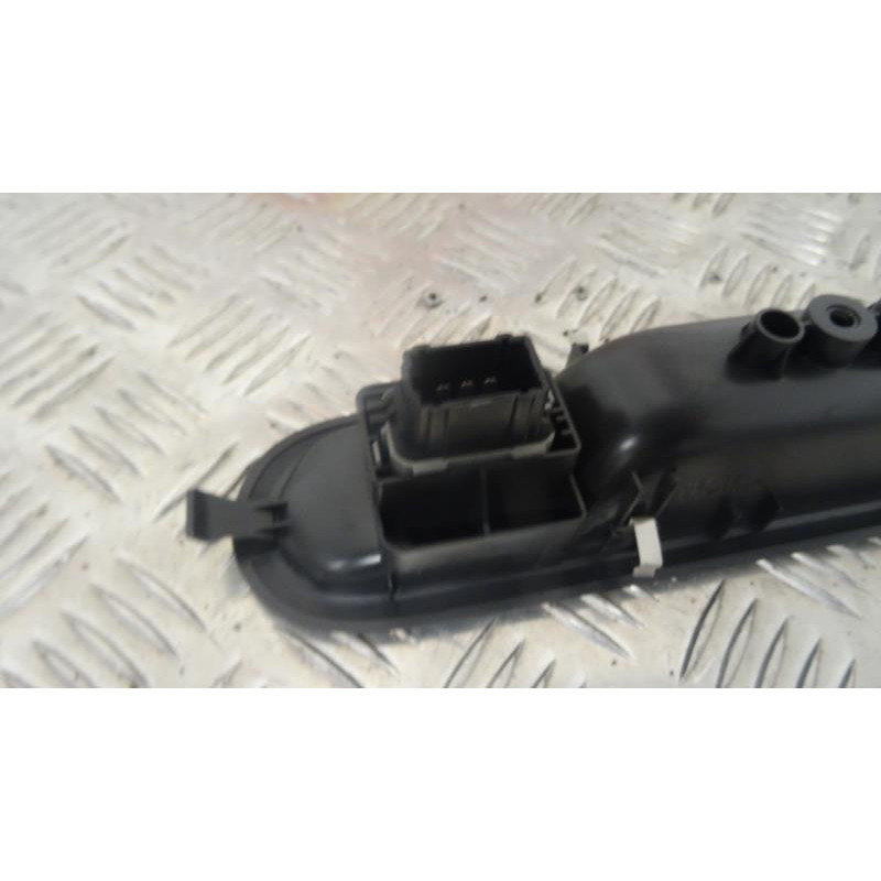 Interrupteur de leve vitre avant droit RENAULT CLIO III PHASE 2 d’occasion