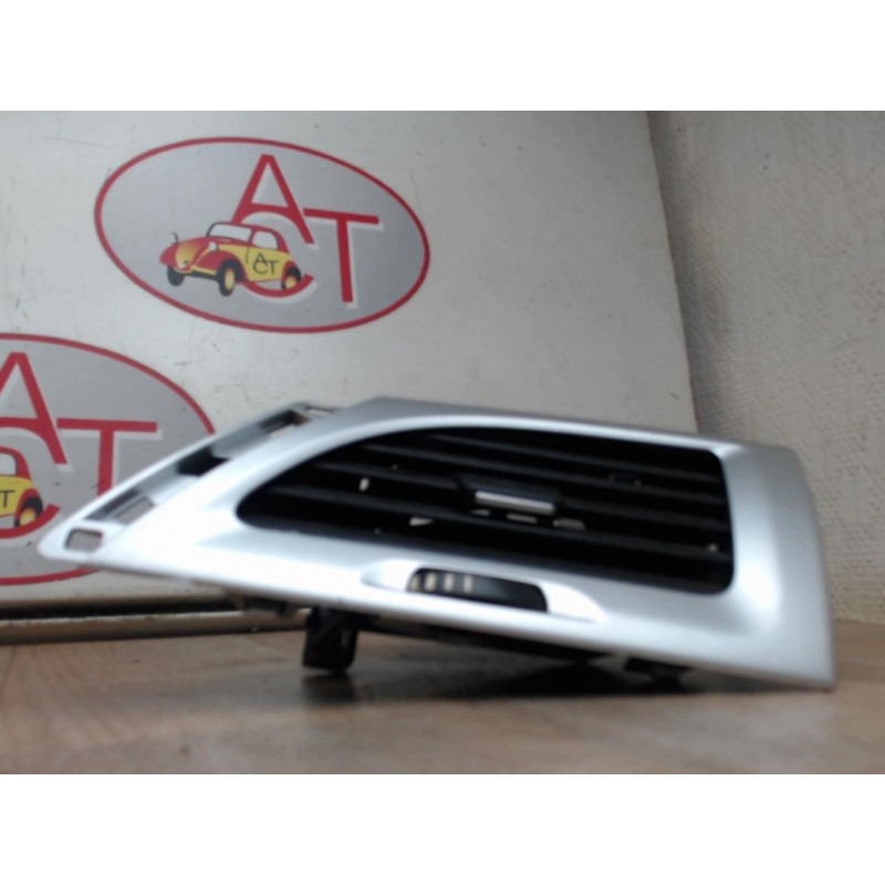 Aerateur tableau de bord avant droit RENAULT MEGANE III PHASE 1 d’occasion