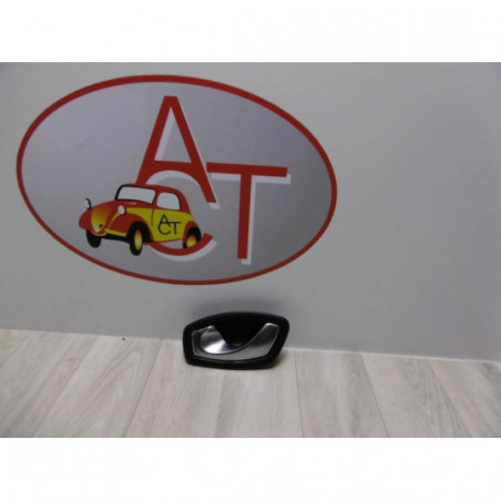 Poignee interieur arriere gauche RENAULT CLIO IV d’occasion