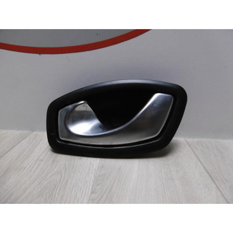 Poignee interieur arriere gauche RENAULT CLIO IV d’occasion