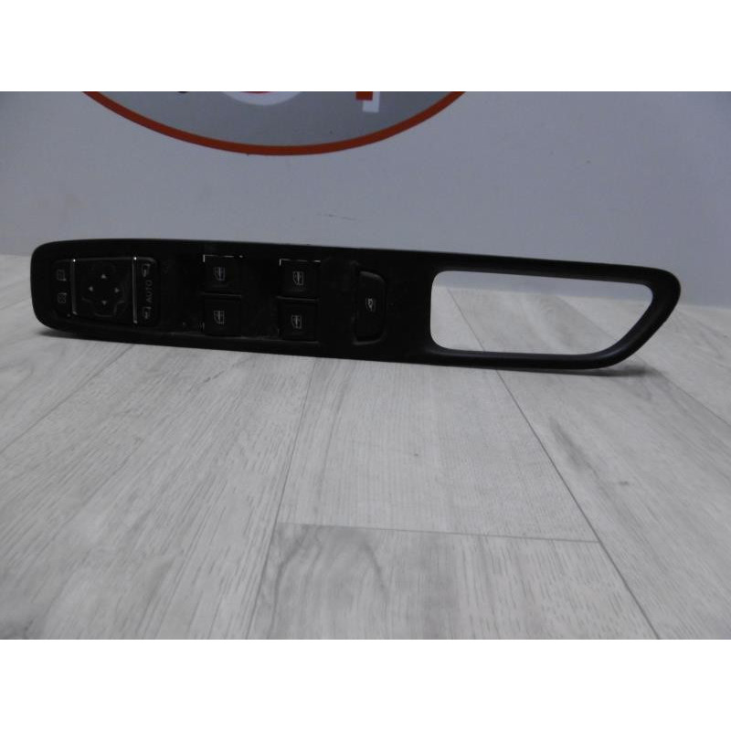 Interrupteur de leve vitre (Bloc complet) RENAULT CLIO IV d’occasion