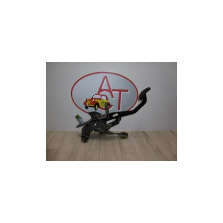 Pedalier d'embrayage RENAULT CLIO IV d’occasion