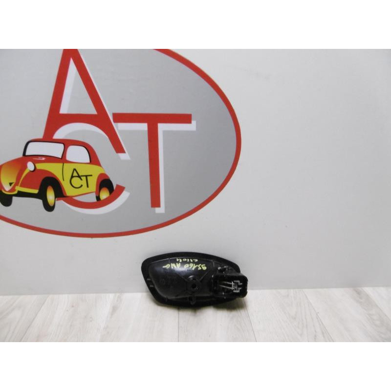 Poignee interieur avant gauche RENAULT CLIO IV d’occasion