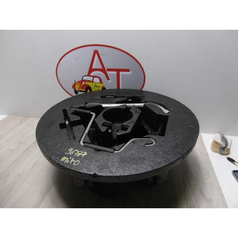 Cric (Ensemble depannage) ALFA ROMEO MITO d’occasion