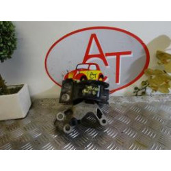 Support moteur droit RENAULT CLIO IV d’occasion