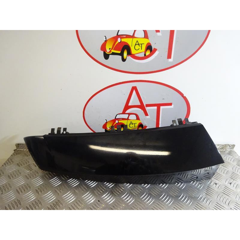 Enjoliveur de feu arriere droit CADILLAC ESCALADE II d’occasion