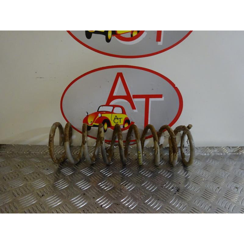 Ressort de suspension arriere droit LADA  d’occasion
