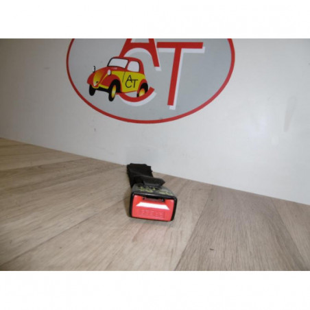 Attache ceinture arriere centrale CITROEN AX PHASE 2 d’occasion