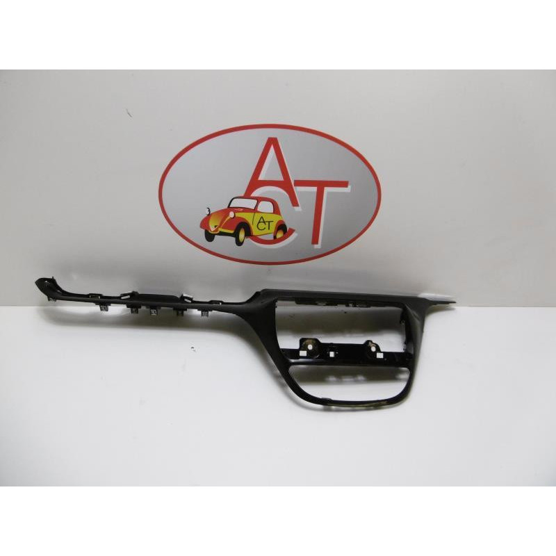 Facade autoradio PEUGEOT 2008 d’occasion