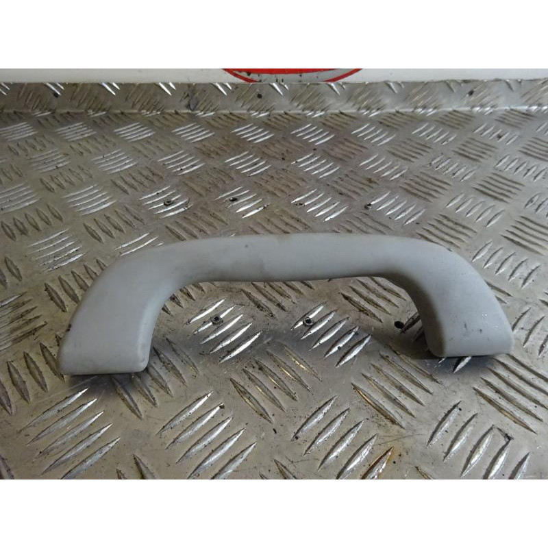 Poignee de maintien avant droit MAZDA MAZDA 5 PHASE 1 d’occasion