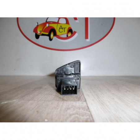 Interrupteur de leve vitre avant droit FIAT 500 III d’occasion