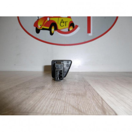 Interrupteur de leve vitre avant gauche FIAT 500 III d’occasion