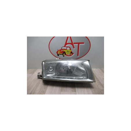 Optique avant principal droit (feux)(phare) SKODA OCTAVIA II COMBI d’occasion