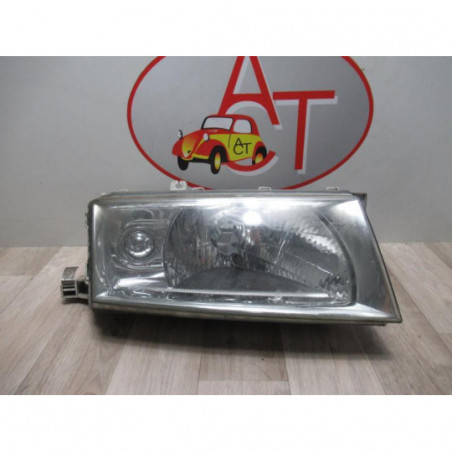 Optique avant principal droit (feux)(phare) SKODA OCTAVIA II COMBI d’occasion