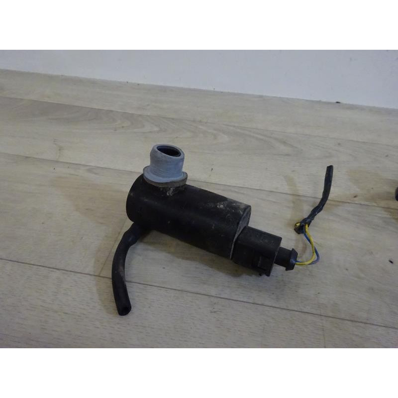 Pompe lave glace arriere SUZUKI SPLASH d’occasion