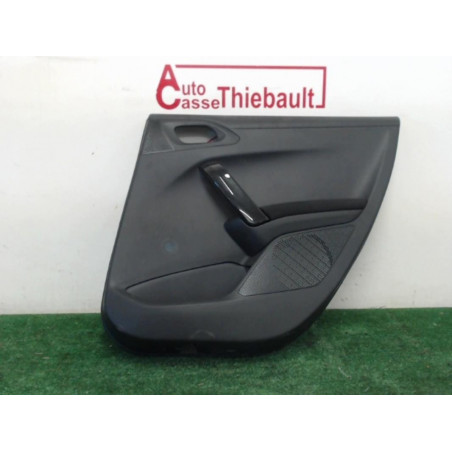 Garniture laterale arriere droite PEUGEOT 208 1.6 HDI d’occasion
