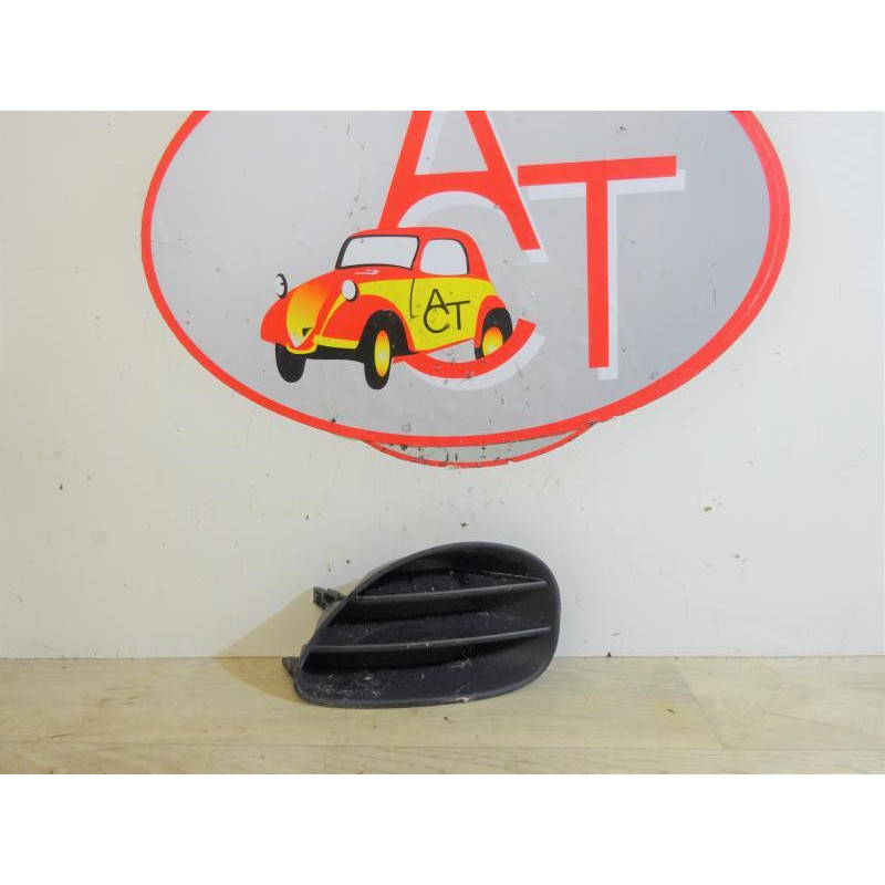 Enjoliveur anti brouillard TOYOTA YARIS I PHASE 2 d’occasion