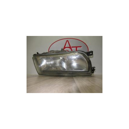 Optique avant principal droit (feux)(phare) NISSAN PRIMERA I d’occasion
