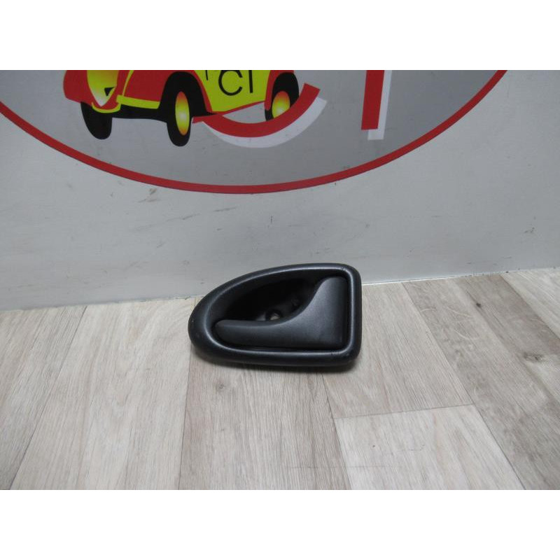 Poignee interieur arriere droit DACIA LOGAN d’occasion