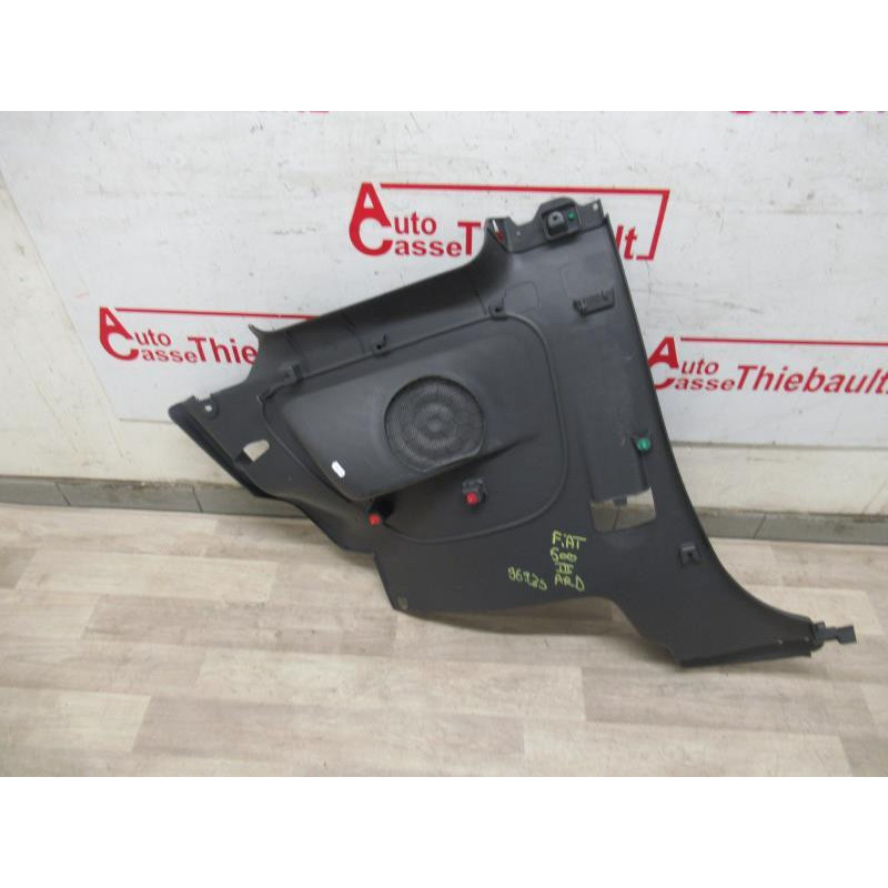 Garniture laterale arriere droite FIAT 500 III d’occasion