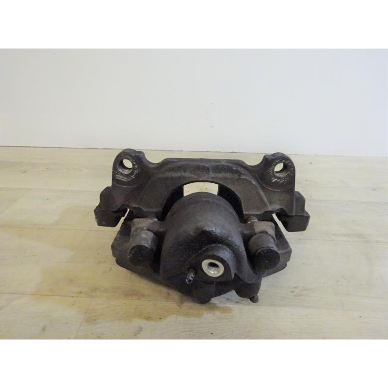 Etrier avant gauche (freinage) VOLKSWAGEN GOLF V d’occasion