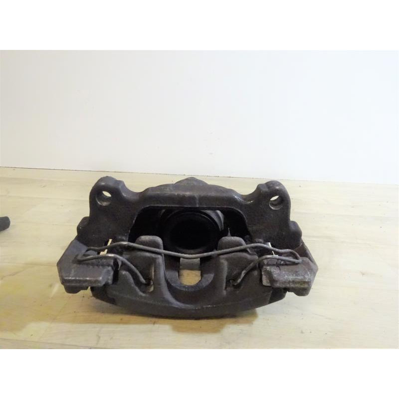 Etrier avant gauche (freinage) VOLKSWAGEN GOLF V d’occasion