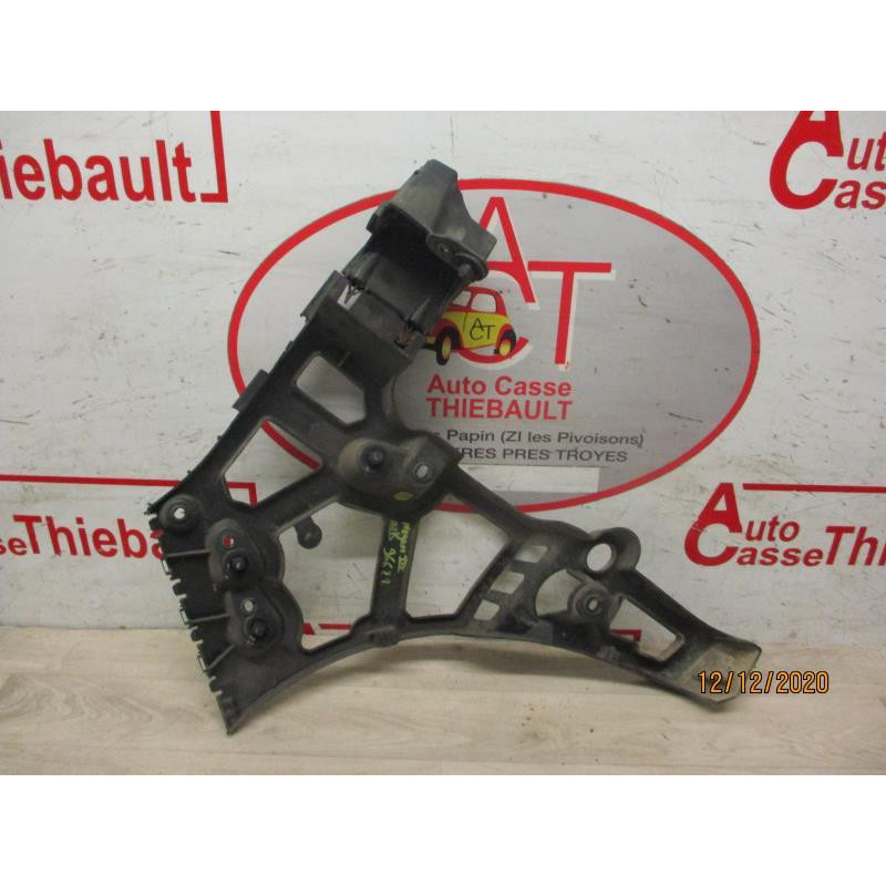 Support de pare chocs arriere RENAULT MEGANE III PHASE 1 d’occasion