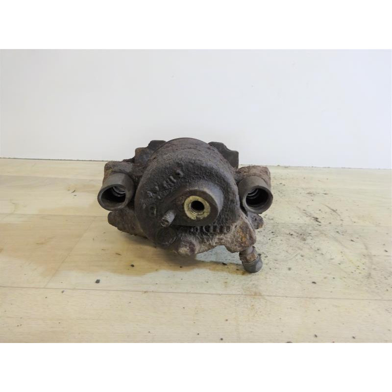 Etrier avant gauche (freinage) VOLKSWAGEN NEW BEETLE d’occasion