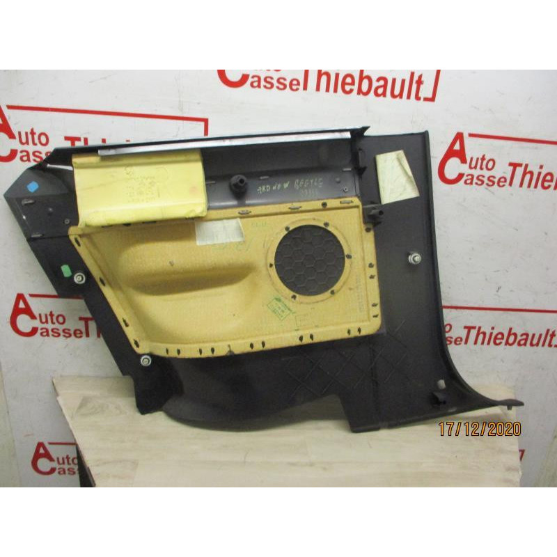 Garniture laterale arriere droite VOLKSWAGEN NEW BEETLE d’occasion