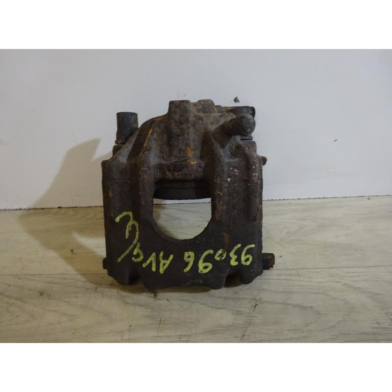 Etrier avant gauche (freinage) VOLKSWAGEN JETTA II d’occasion